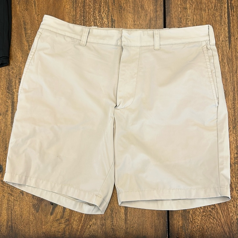 J Crew 7" tech short size 31